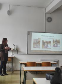 IMG-b823526dd5b49faf67455ead837074a7-V