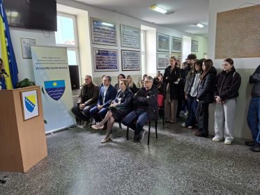 IMG-b20d0f818692d195648dd90611598778-V