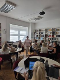 profesori aktiv